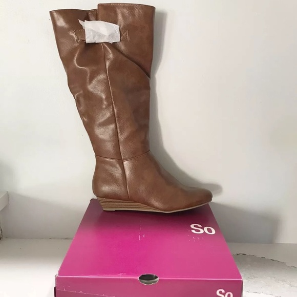 SOLD ON MERC Women’s Fall Brown flat boots - Picture 4 of 6